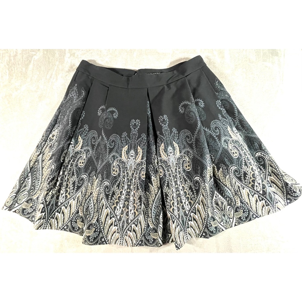 Banana Republic Pleated Skirt Womens 10P Black Paisley Border Print Mini Fall
